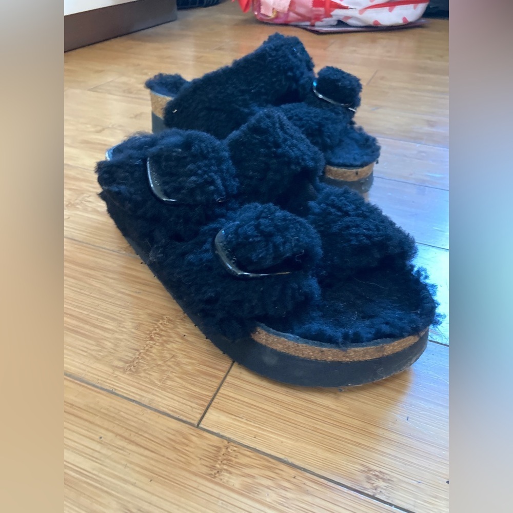 NEW Big Buckle Shearling - Picture 13 of 14